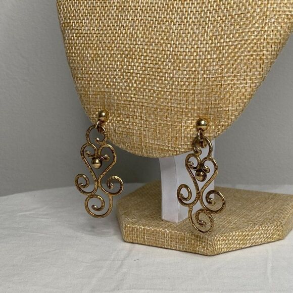 VINTAGE Large Gold Dangly Clip On Earrings - Picture 4 of 4
